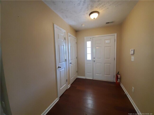 Building Photo - 1665 Kershaw Loop