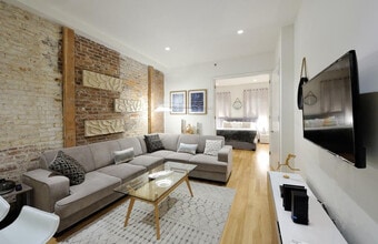 Building Photo - 348 W 45th St