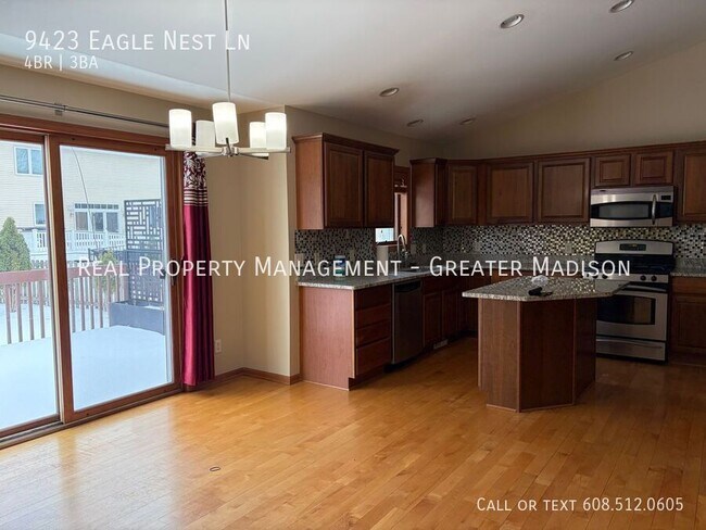 Foto del edificio - 9423 Eagle Nest Ln
