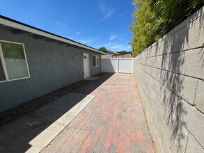 Building Photo - 6043 Vanessa St