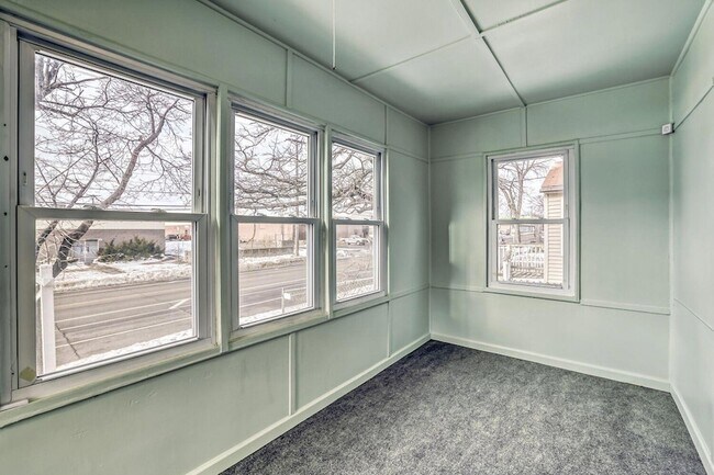 Foto del edificio - 610 Fairview Ave N