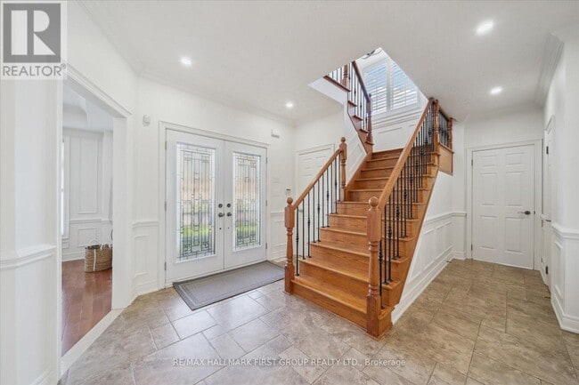 Photo du bâtiment - 60 Brenda Crescent