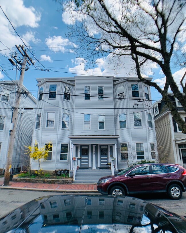 Building Photo - 62 Pleasant St