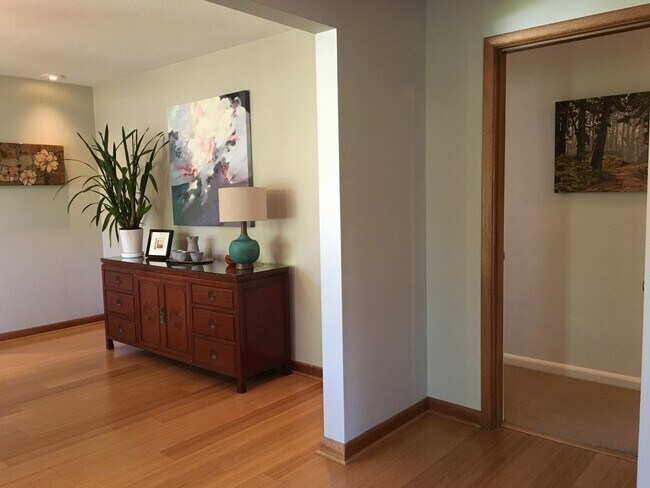 Foto del edificio - Lovely Mid Century Ranch in sought after West Slope neighborhood!