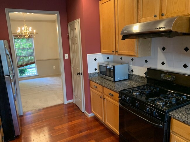 Building Photo - 9003 Bealls Farm Rd