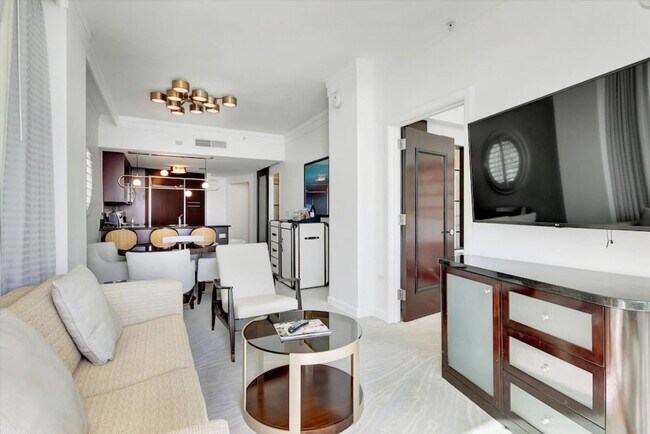 Building Photo - 4391 Collins Ave