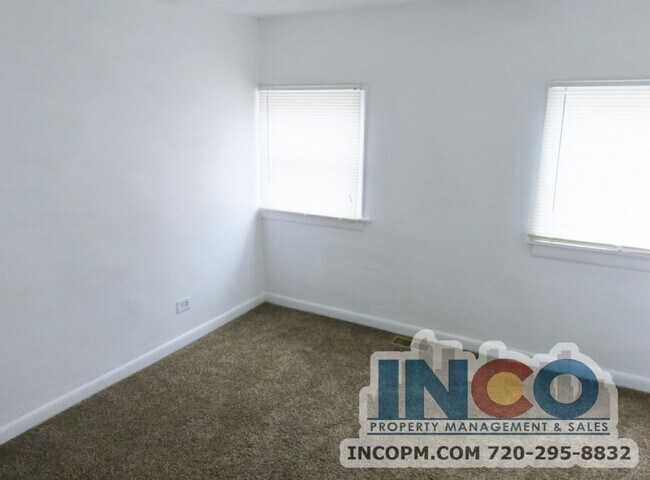 Foto del edificio - Great Location! 2 bed 1 bath ranch style D...