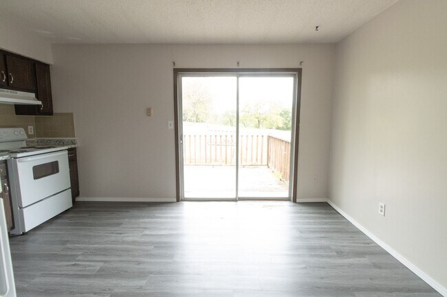 Building Photo - 1584-1586-1586 S Sonora Dr