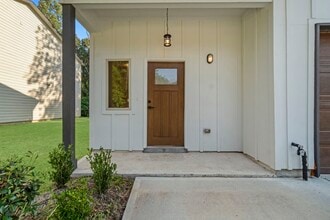 Building Photo - 1007 Spokane River Rd Building Photo - 1007 Spokane River Rd