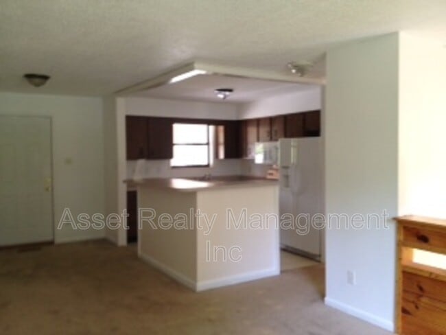 Building Photo - 1817 Sedgewick Dr