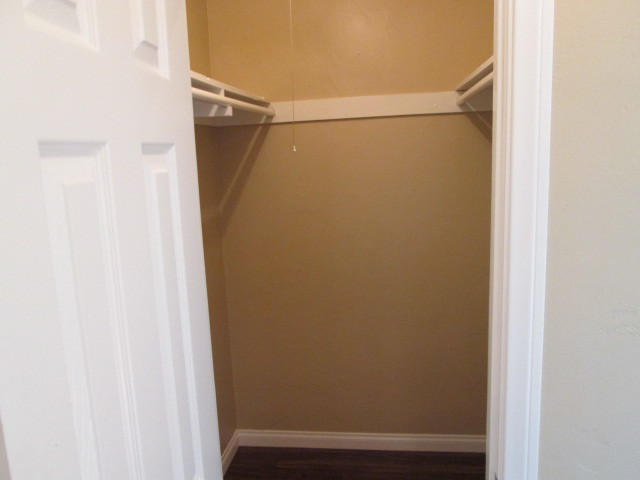 1st floor - walk in closet - Pacific Palms