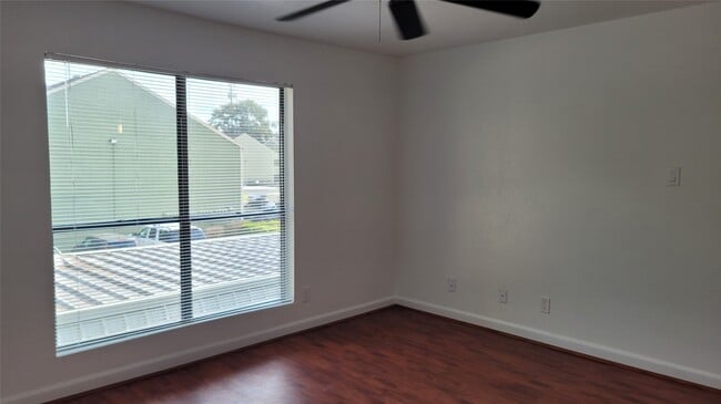 Foto del edificio - 14777 Wunderlich Dr