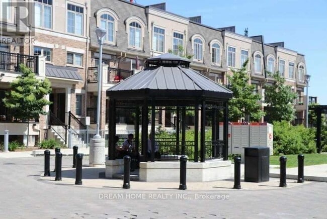 Building Photo - 2441 Greenwich Dr