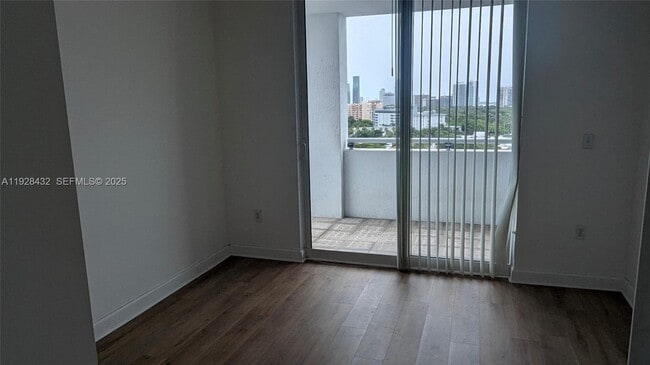 Foto del edificio - 1401 SW 22nd St