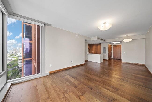 Building Photo - 2503