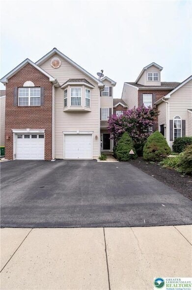 Foto del edificio - 5811 Fresh Meadow Dr
