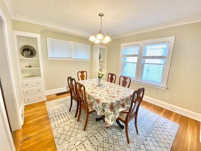 Building Photo - 2334 Noble Rd