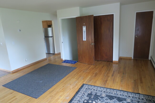 Building Photo - 12 N Maple Ave