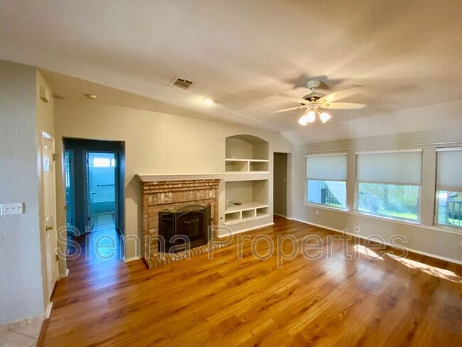 Building Photo - 612 Thrush Dr