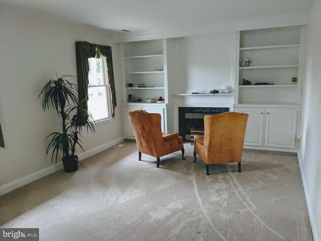 Foto del edificio - 104 Fox Run Ln