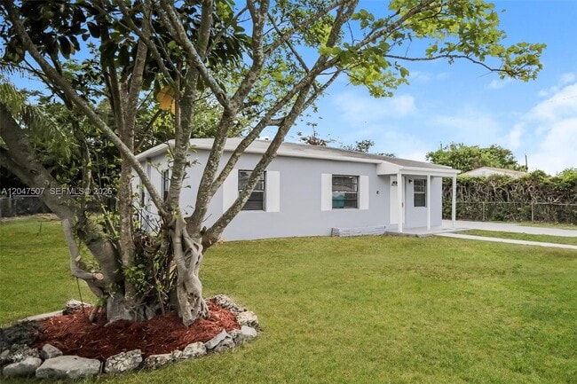 Foto del edificio - 14640 Tyler St