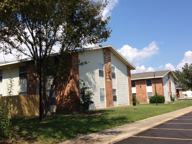 Primary Photo - Madison Apartments