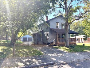 Building Photo - 1012 Chandler Ave