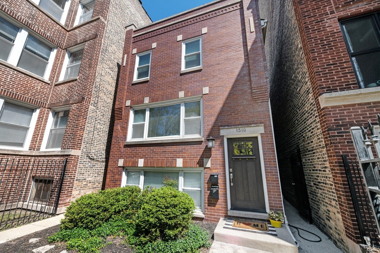 Foto principal - 1510 W Addison St