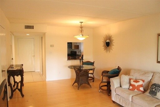 Building Photo - 2731 Blairstone Rd
