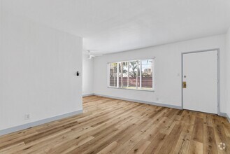 Building Photo - 731 Orange Ave