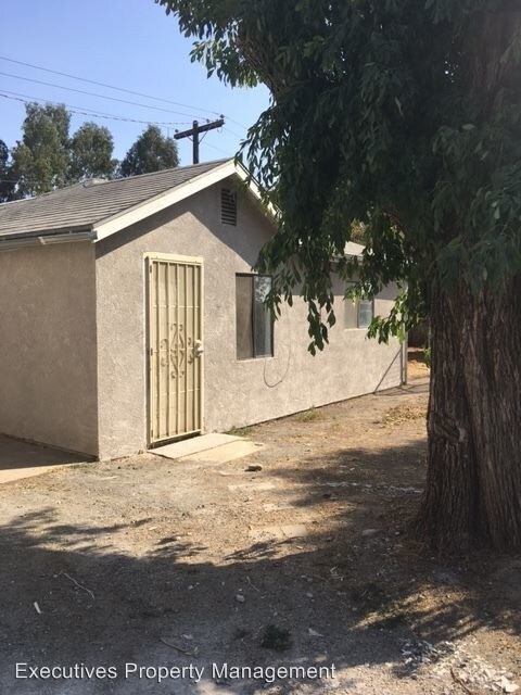 Building Photo - 2880 Baker Dr