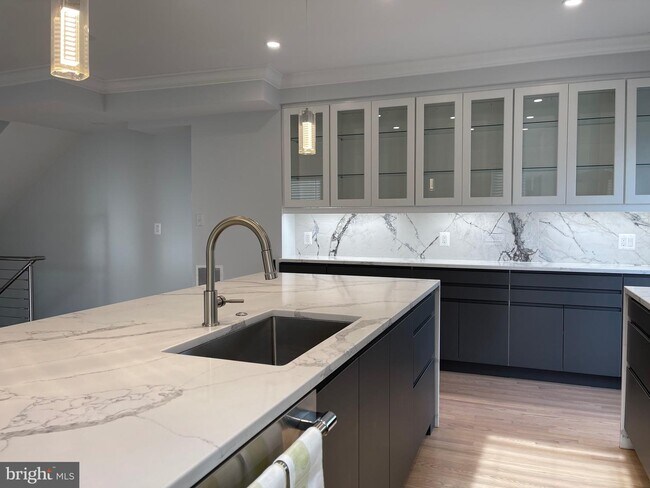 Building Photo - 1311 Allison St NE