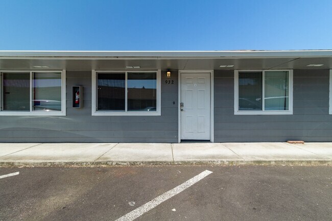 Foto del edificio - Charming 2 Bedrooms 1 Bath -Apartment -Vancouver School District-Skyview High School