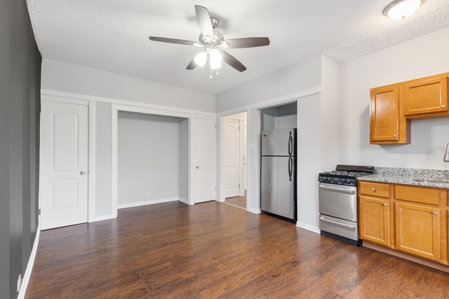 Foto del edificio - 4555 Malden St