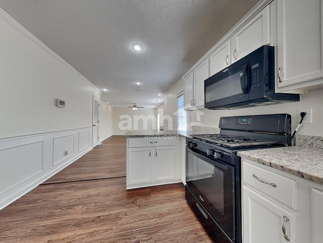 Building Photo - 3232 Spring Mesa Dr SW