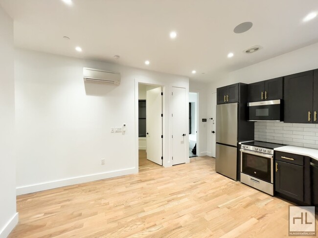 Foto del edificio - South Williamsburg / Spacious 4-Bed 2.5 Ba...