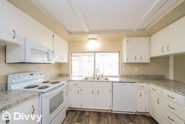 Building Photo - 3523 Margate Dr