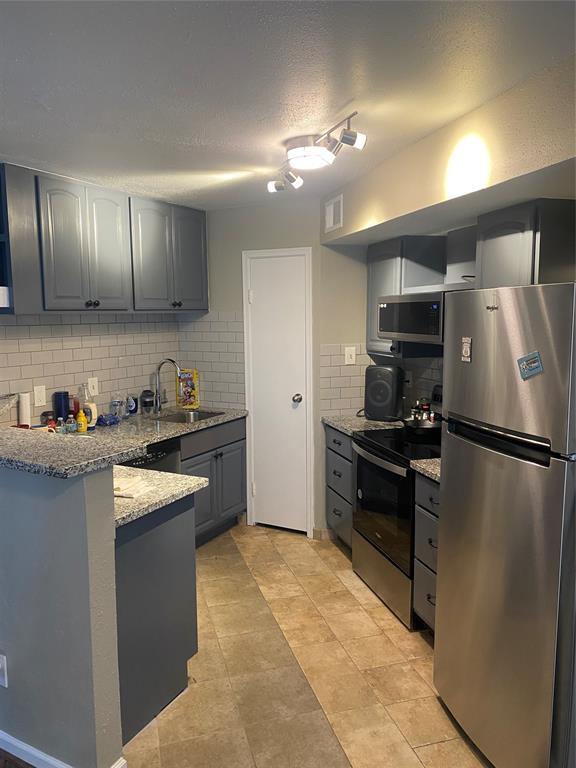 Foto principal - 7200 W T C Jester Blvd