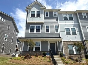 Building Photo - 7017 Bryce Ave