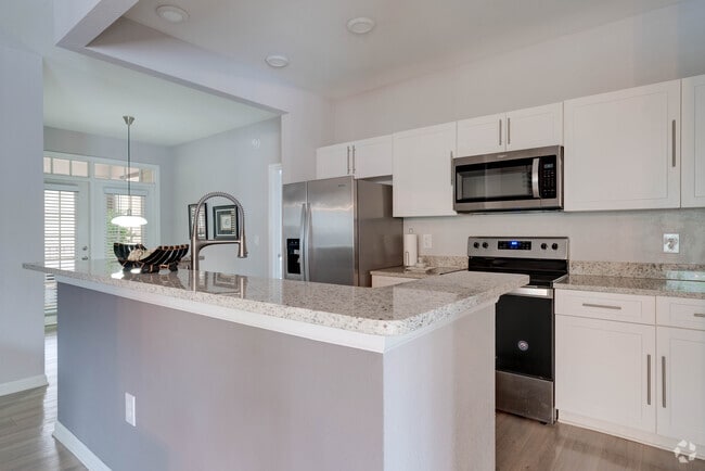 Interior Photo - Heritage Deerwood