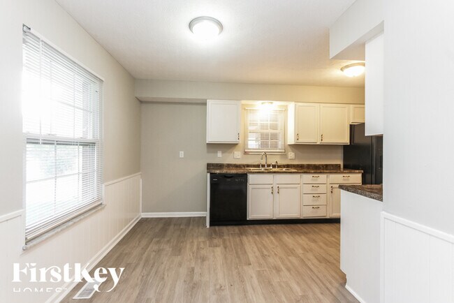 Building Photo - 9621 Gemini Dr
