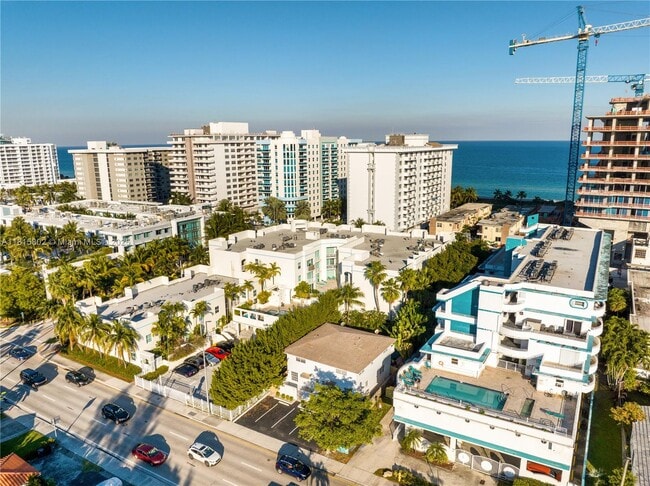 Building Photo - 9165 Harding Ave