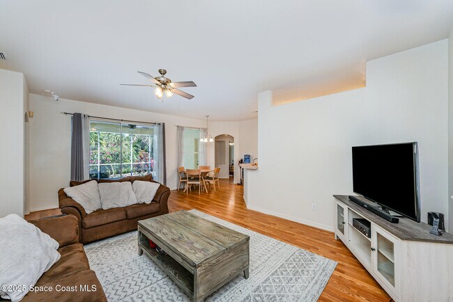 Foto del edificio - 1630 Sun Gazer Dr