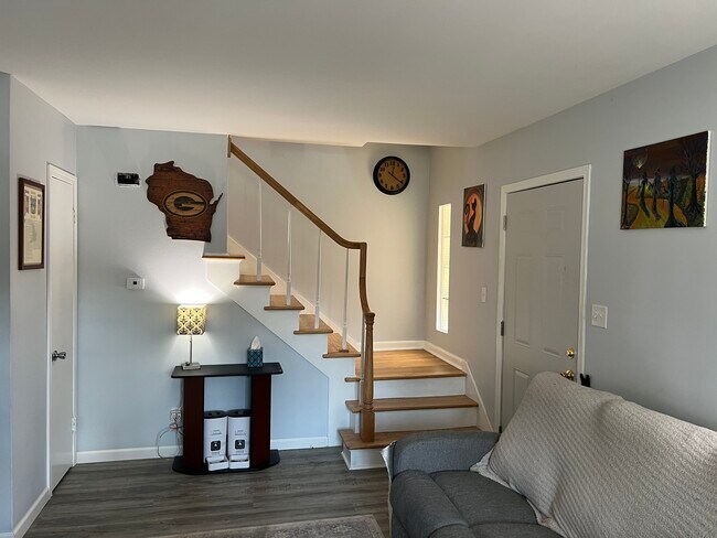 Building Photo - 8572 W Villard Ave