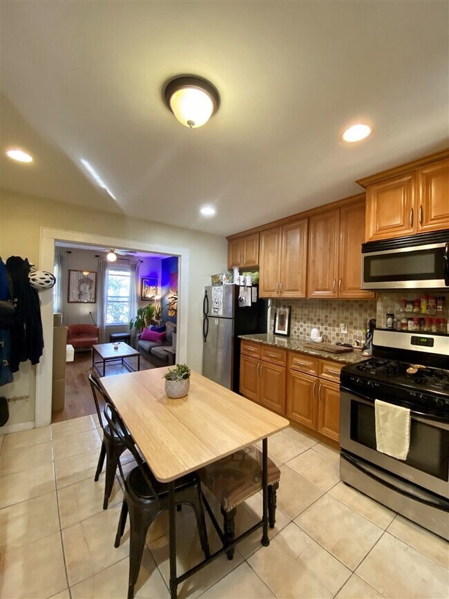 Foto del edificio - 393 1st St