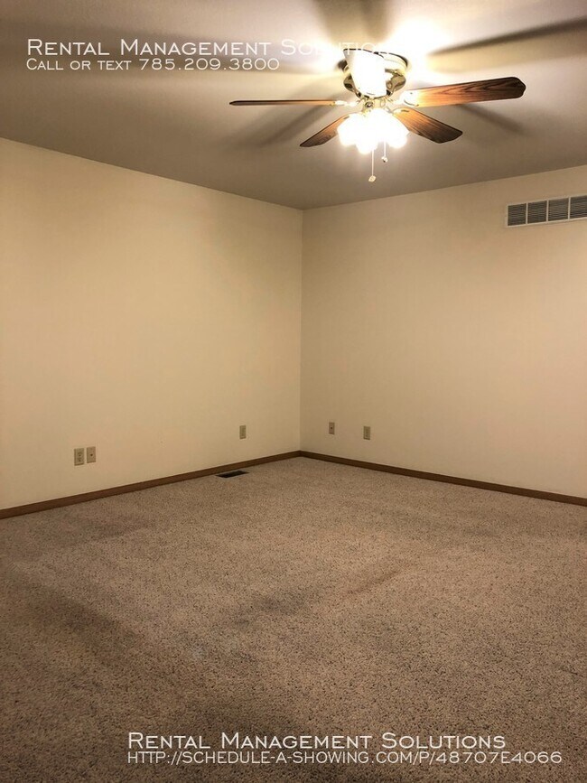 Foto del edificio - *SHAWNEE HEIGHTS SCHOOL DISTRICT*