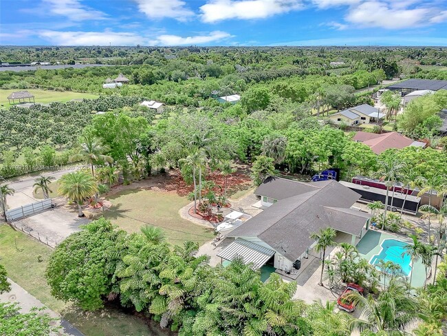 Foto del edificio - 26100 SW 192nd Ave