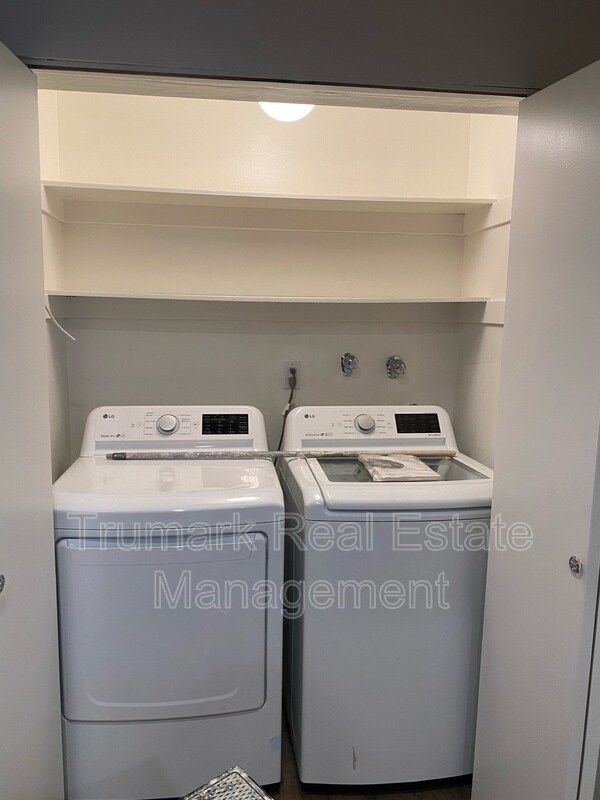 Foto del edificio - 412 N Kenwood St