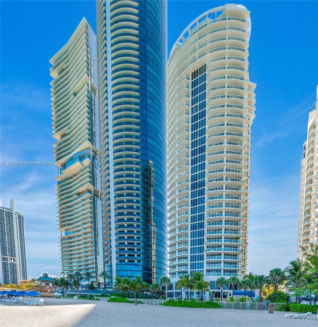 Building Photo - 18671 Collins Ave