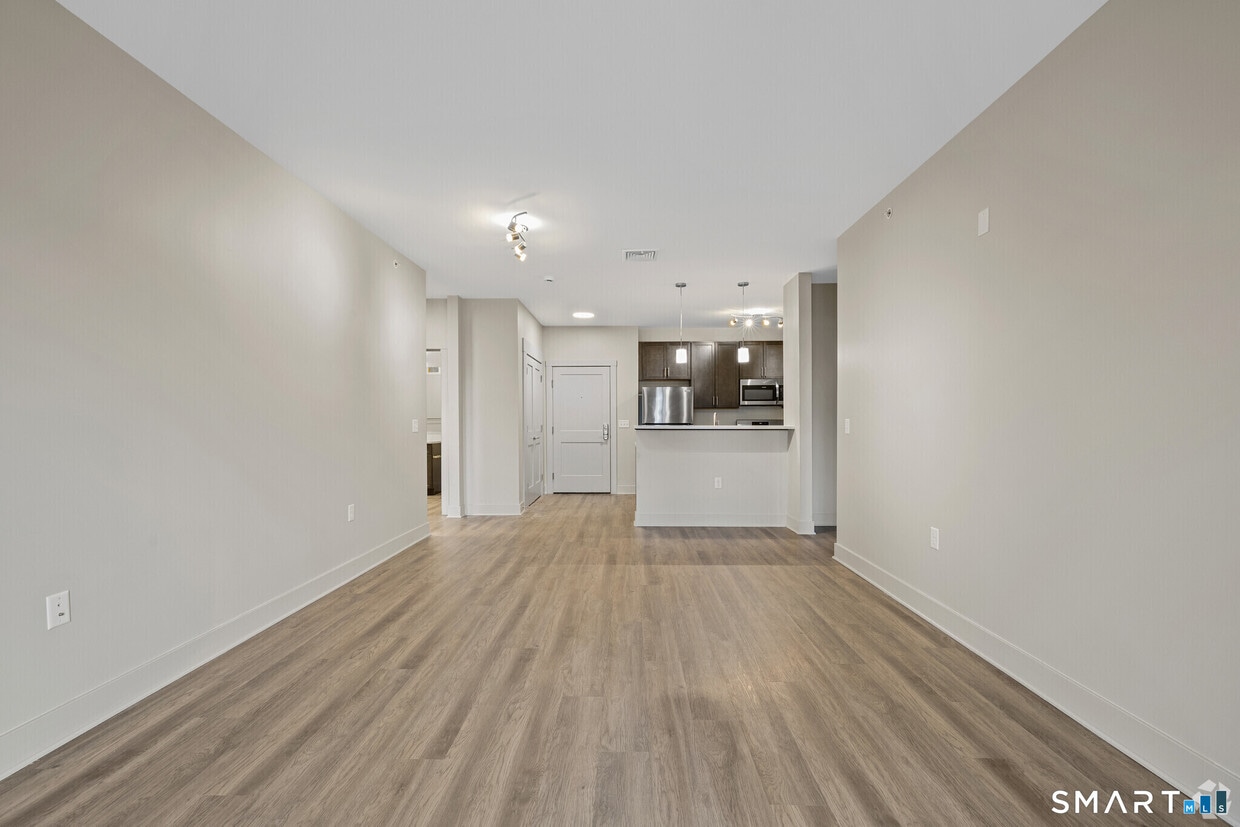 Building Photo - 75 Marlborough St